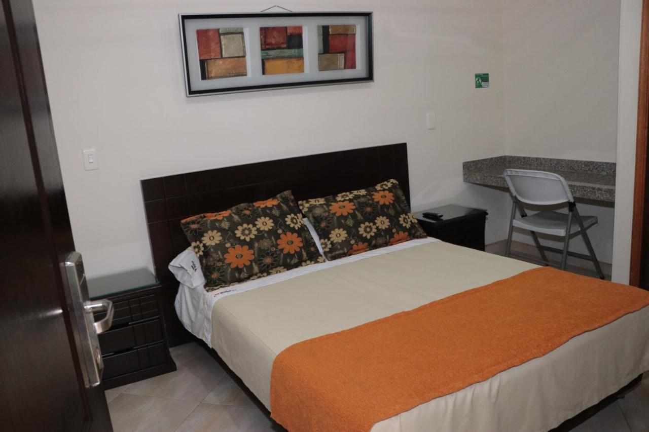 Hoteles Bogota Inn El Lago Country Zona Rosa المظهر الخارجي الصورة