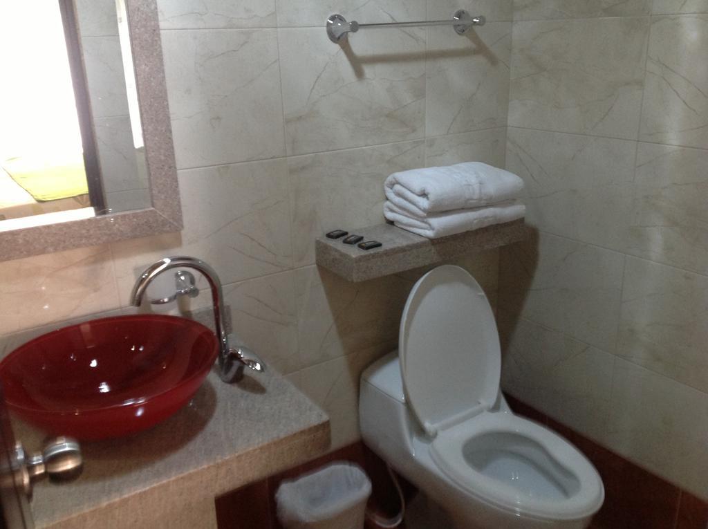 Hoteles Bogota Inn El Lago Country Zona Rosa الغرفة الصورة